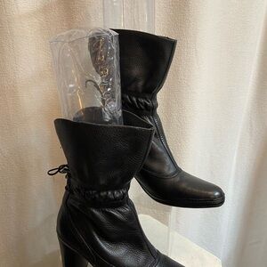 ARTISAN Black Leather Heeled Lace Up Boots